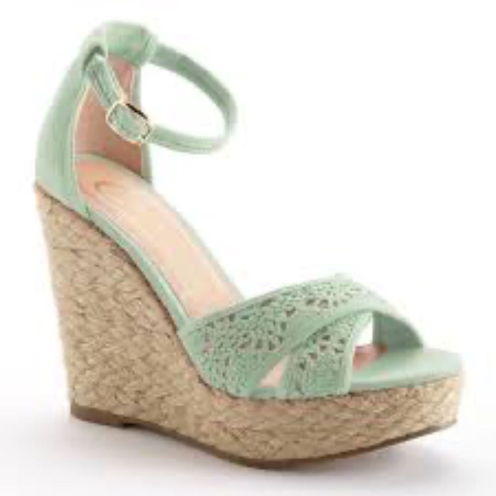 Mint green wedges